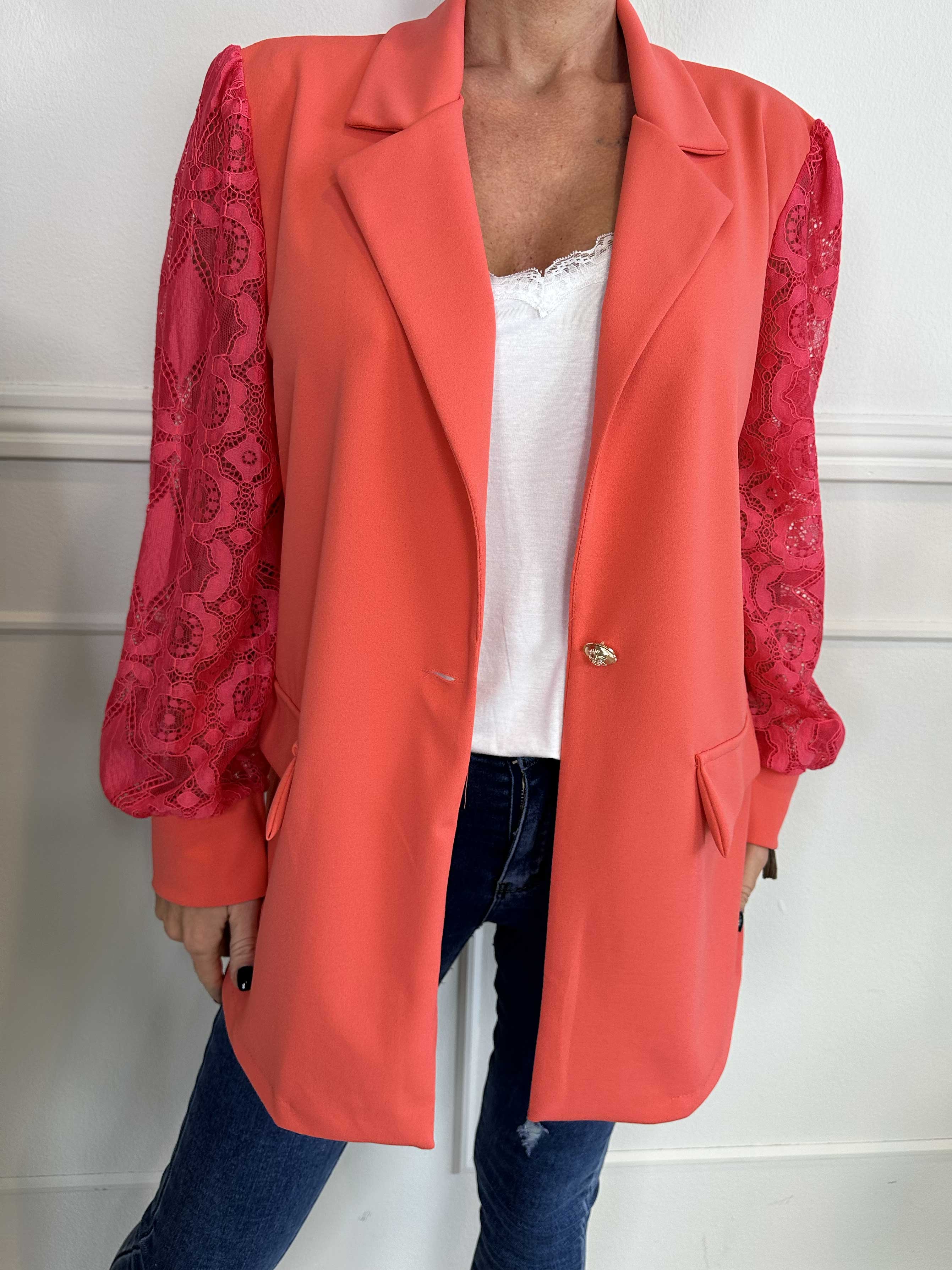 Kata Lace - Oversized blazer med blondeærmer